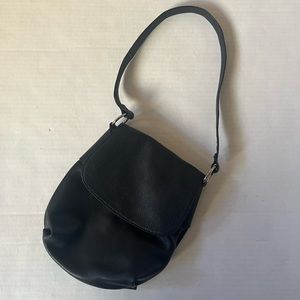 Fossil Y2K black pebbled leather shoulder bag purse magnetic snap closure